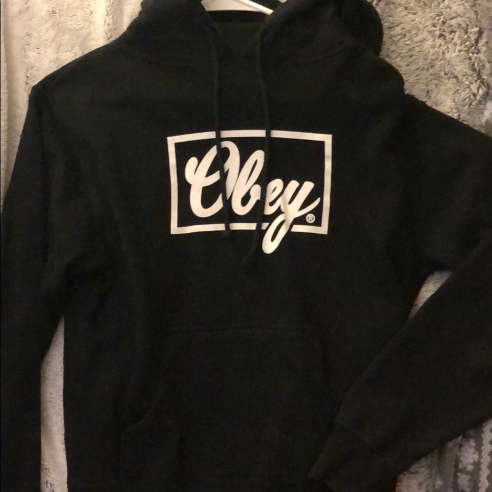 WOMEN’S cozy black obey hoodie